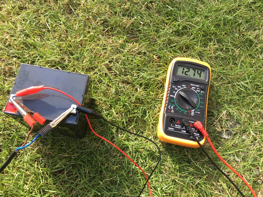 芝生　IoT バッテリー　ソーラー充電